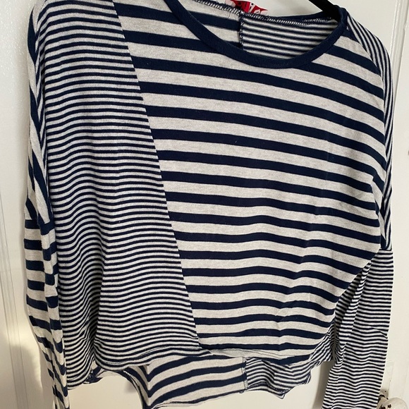 Comfortable patterned top - Picture 4 of 4